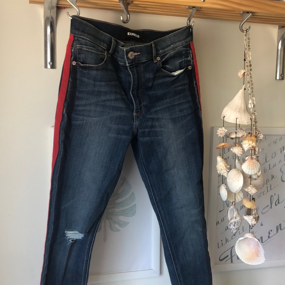 High waisted jeans